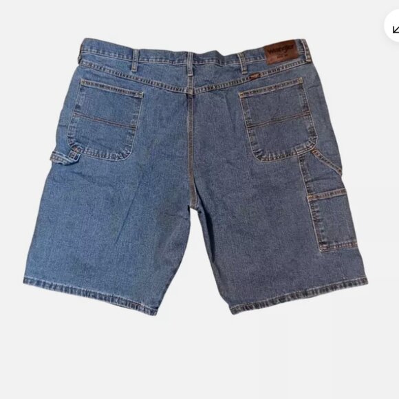 Wrangler Free To Stretch Denim Jeans Shorts Mens Size 46 Medium Wash 10" Inseam - Picture 2 of 8